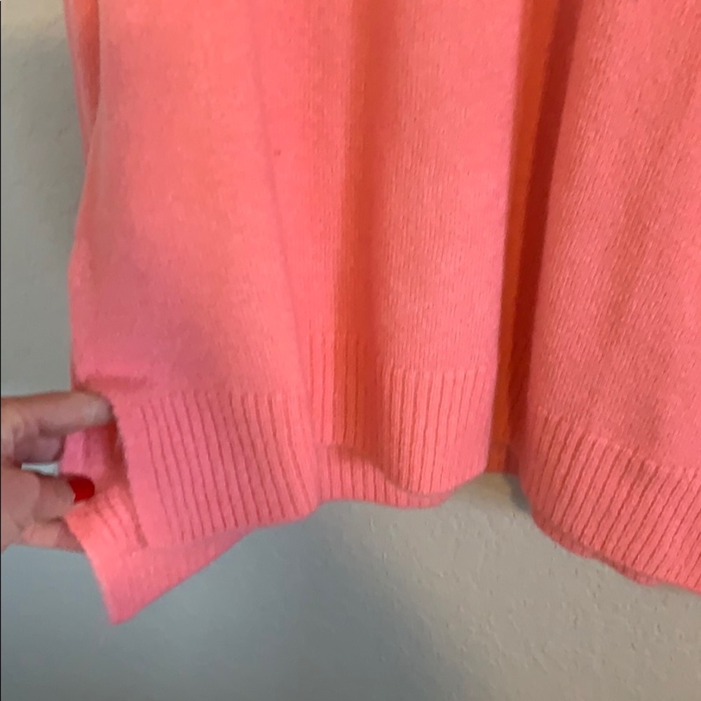 Old Navy ~ Coral Pink ~ Crewneck Sweater ~ Size Large ~ Very Soft - Picture 3 of 4